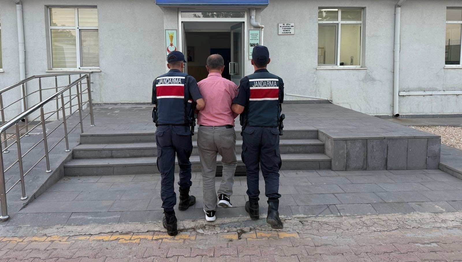 FETÖ üyesi olmaktan aranan ihraç polis yakalandı