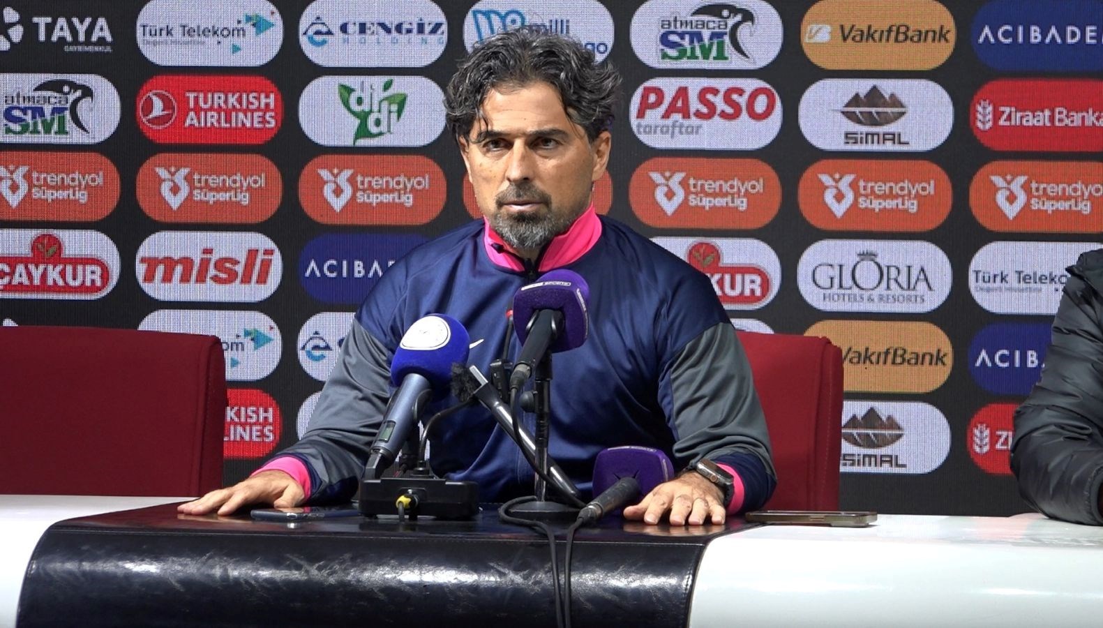 ilhan paluttan 25 saniyelik basin toplantisi kotu bir gol yedik kbtJupgW