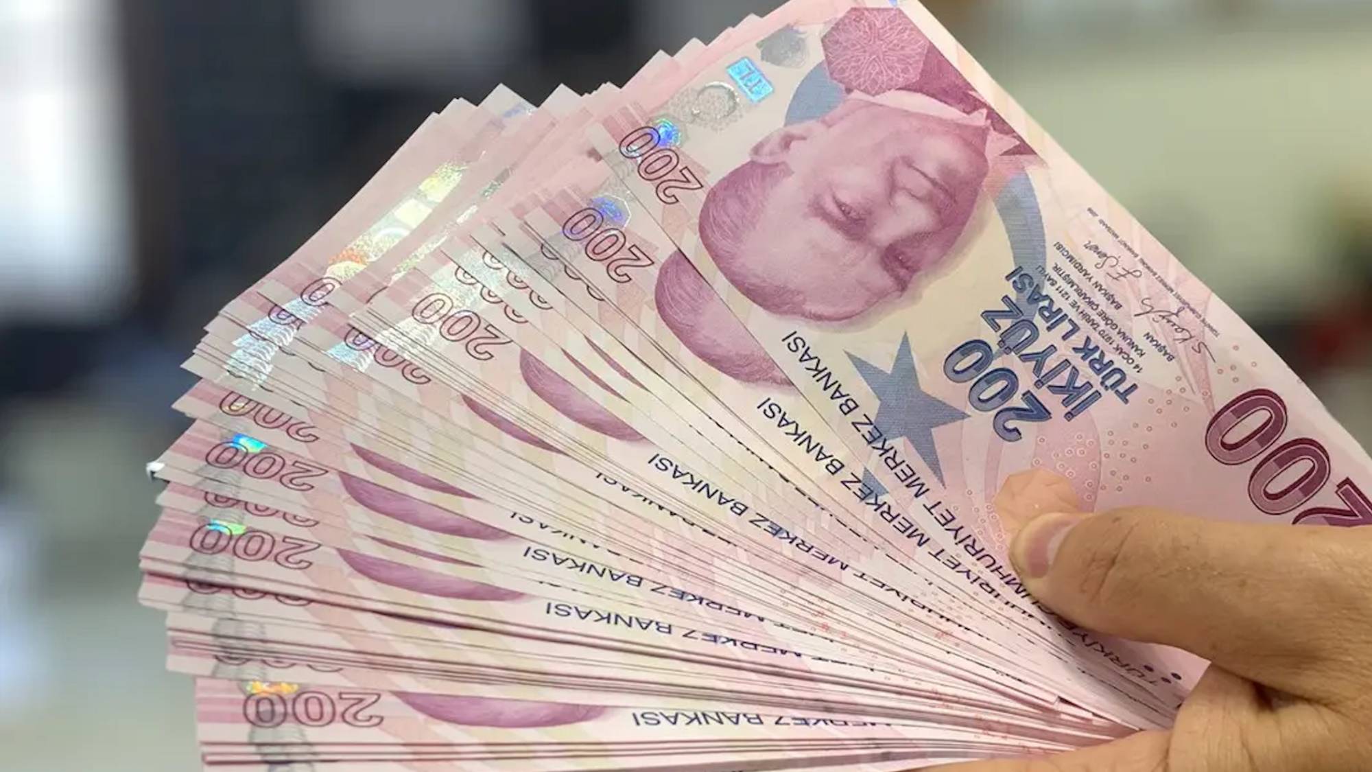 karar yazari ulvi saran en yuksek banknotunuzla ancak lokanta bahsisi odeyebiliyorsunuz 6gew6zcl