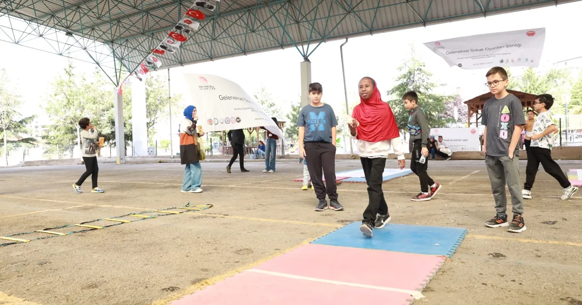 ankara keciorende sokak oyunlari hayat buldu 2nNuvRZC