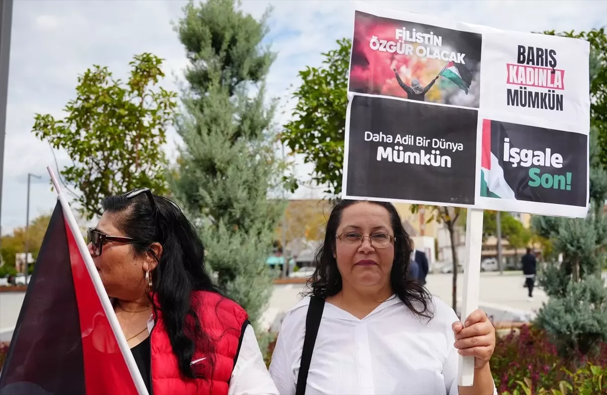 bursa ve cevre illerde gazze icin sessiz ciglik etkinligi duzenlendi ZTeeLNTc