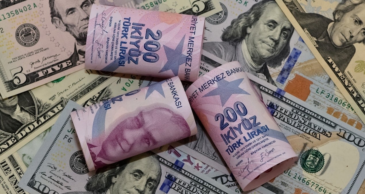 dolartl rekorlara doymuyor pes pese siraladi rxjpj4SK.jpg