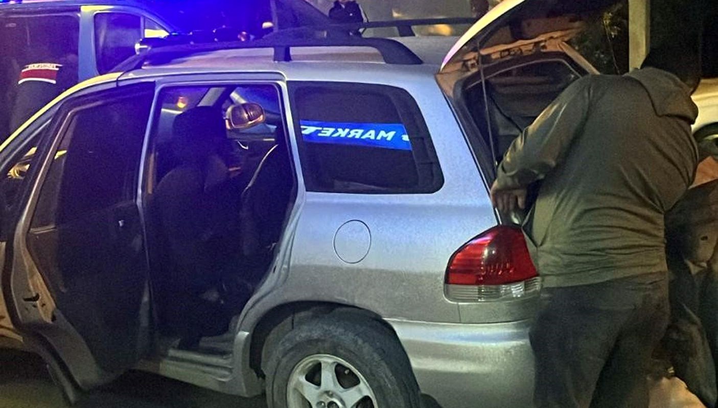 projektorle tavsan avladilar YSR43e6L