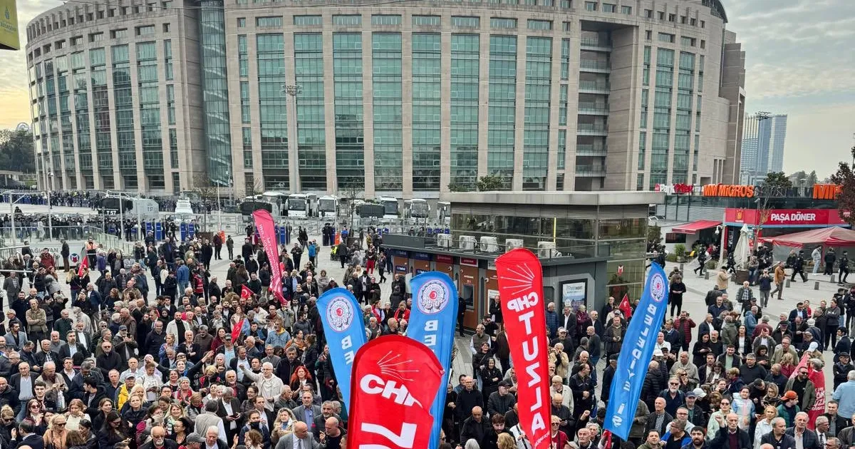 imamoglunun babasi ve ogluna yurtdisina cikis yasagi kljzDpDD.webp