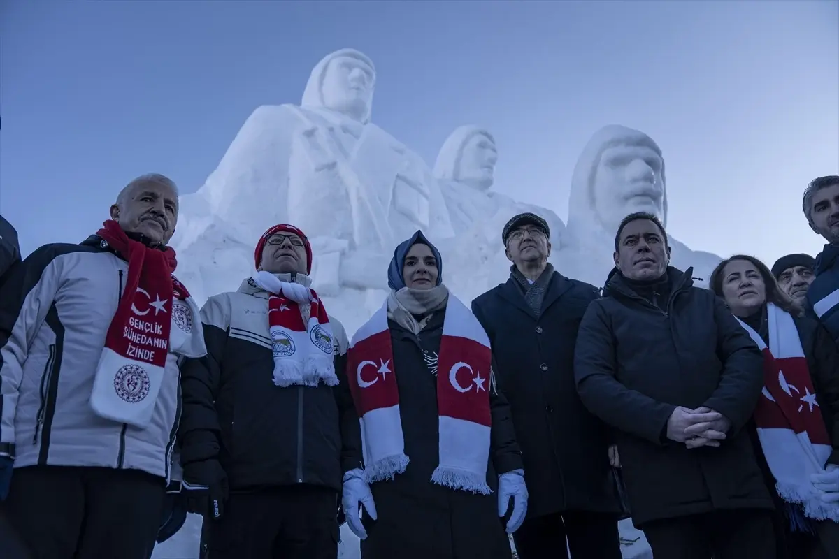 Sarıkamış’ta şehitler için yapılan kardan heykeller açıldı
