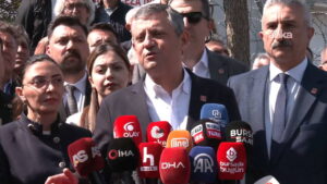 ozgur-ozel-mustafa-bozbey-ziyareti-sonrasi-konustu-erdoganin-gorusme-sozlerine-yanit-verdi-wB1l6Zkc