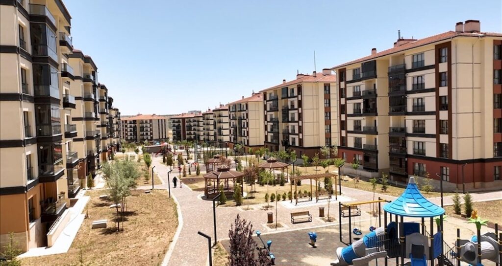 TOKİ’nin Kiralık Konut Projesi Hakkında Bilmeniz Gerekenler: Başvuru Şartları ve Teslim Tarihleri