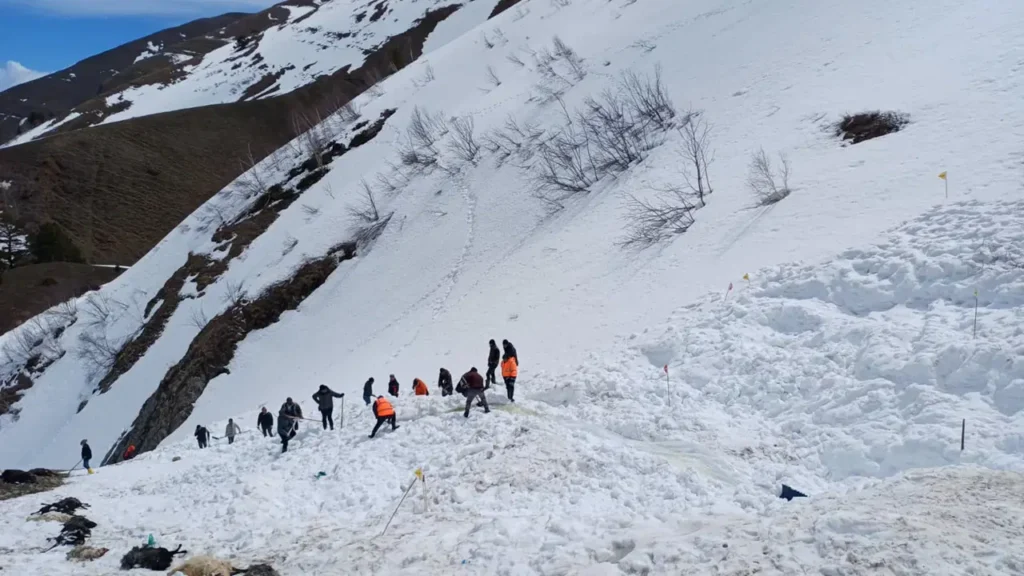 Çığ Felaketi Sonrası Kaybolan Çobanı Arama Çalışmaları 4. Günde Devam Ediyor
