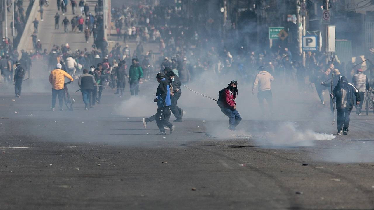Bolivya’da Protestolar Büyüyor! Başkan Paz’a İstifa Çağrısı
