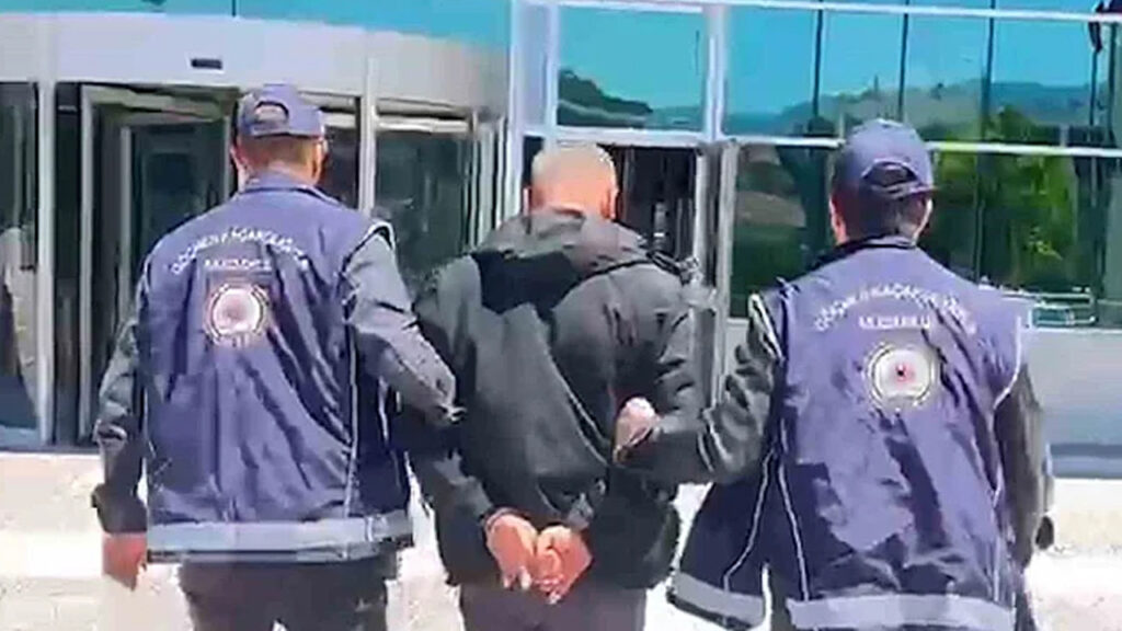 Bolu’da Otoyolda Durdurulan Kamyonda 10 Düzensiz Göçmen Ele Geçirildi