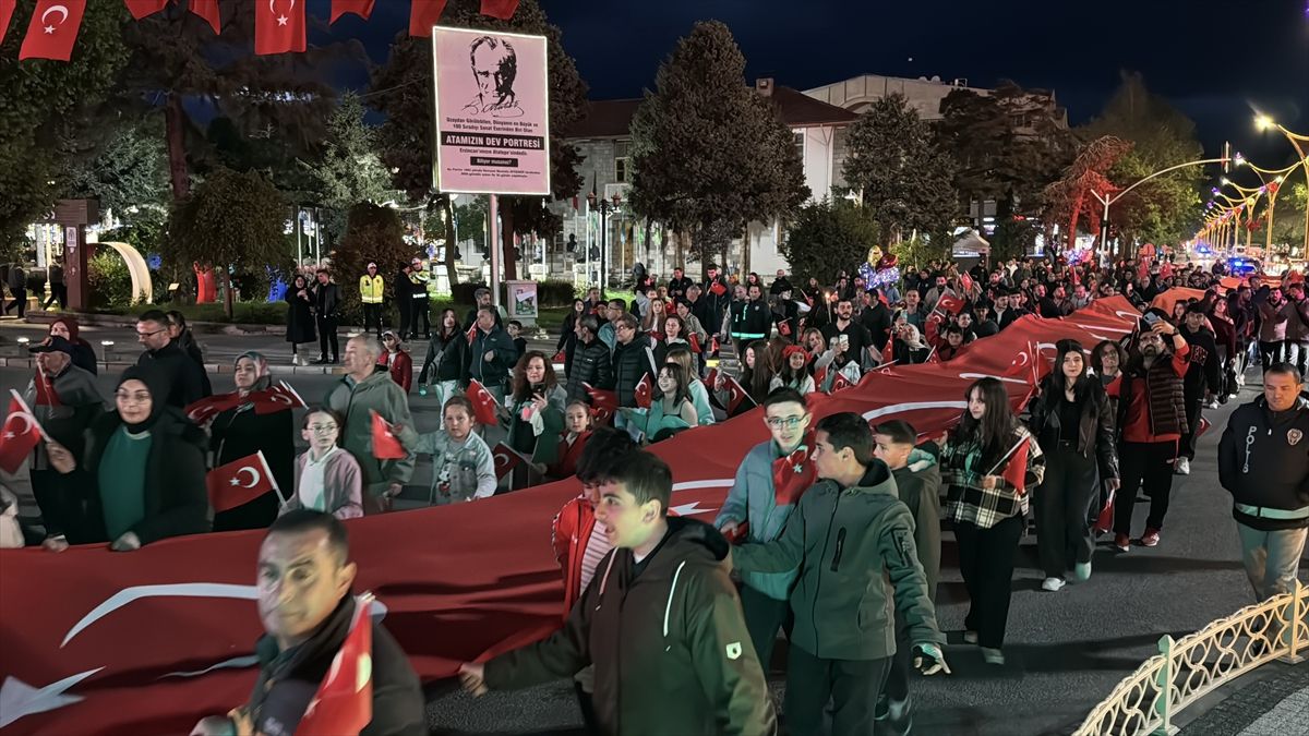 Erzincan’da 19 Mayıs Coşkusu: Fener Alayı Etkinliği