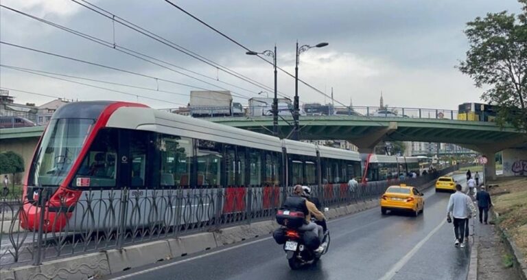 kabatas-bagcilar-tramvay-hattinda-ariza-WZl523EX