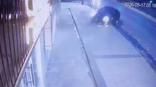 Şişli’de Lüks Araç Dükkana Daldı: O Anların Görüntüleri Ortaya Çıktı