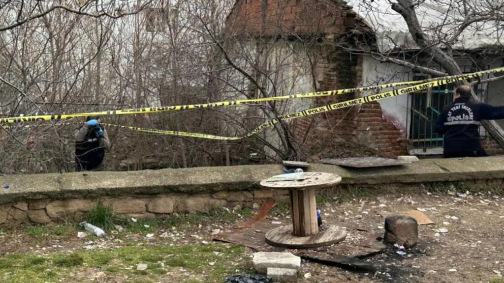 Uşak’ta Tarlada Şok Edici Ceset Bulundu